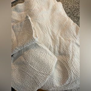 White Queen Duvet Cover & Shams